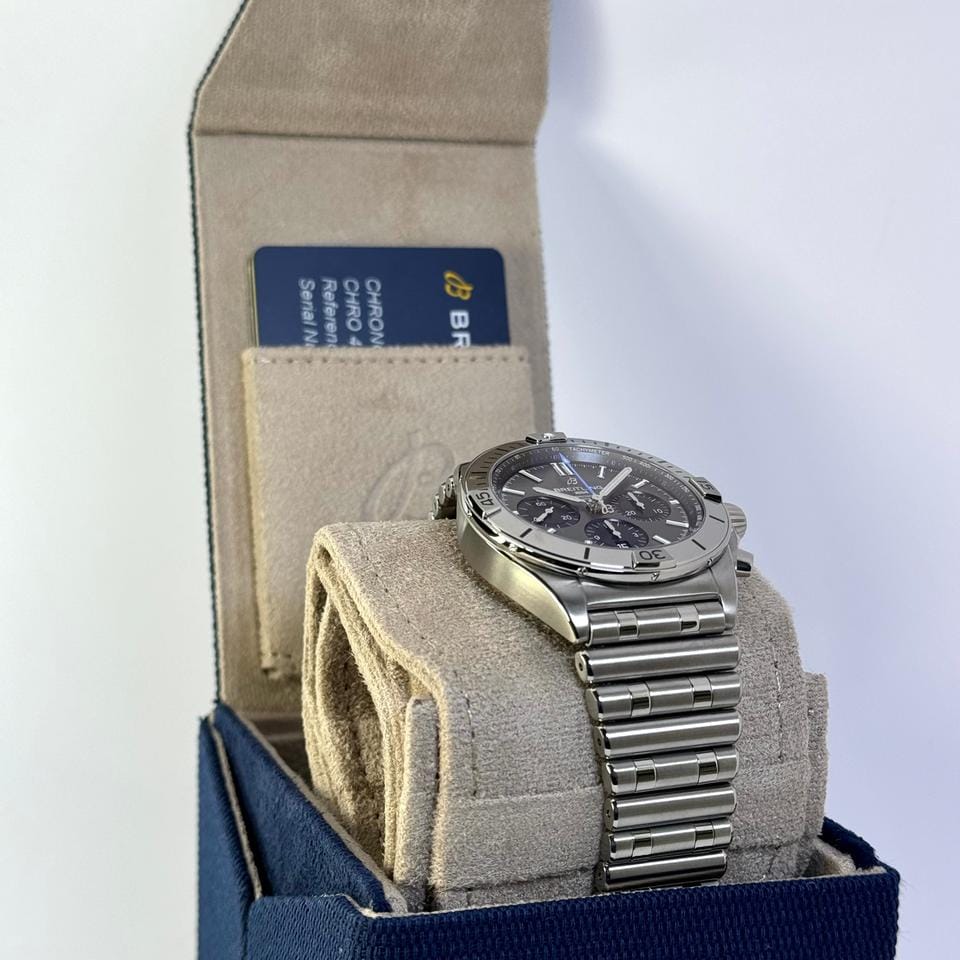 Breitling Chronomat 42 B01 42 mm - EB0134101 M1 E1 - TITAN