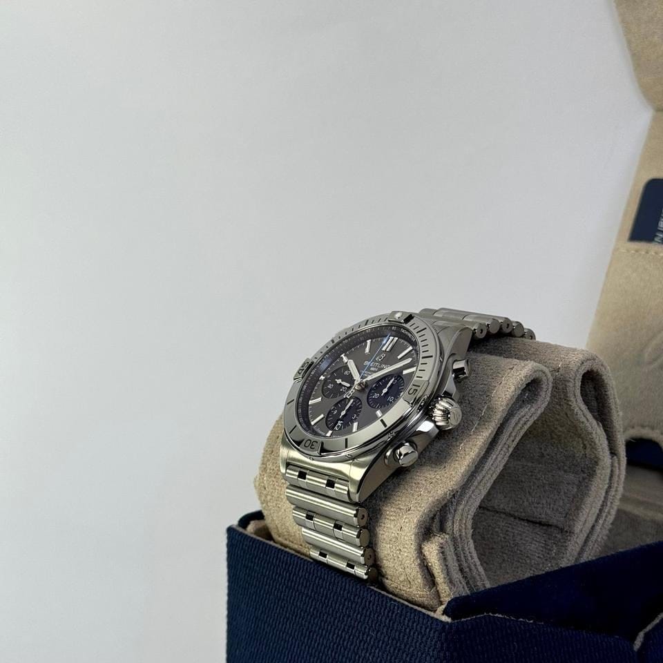 Breitling Chronomat 42 B01 42 mm - EB0134101 M1 E1 - TITAN