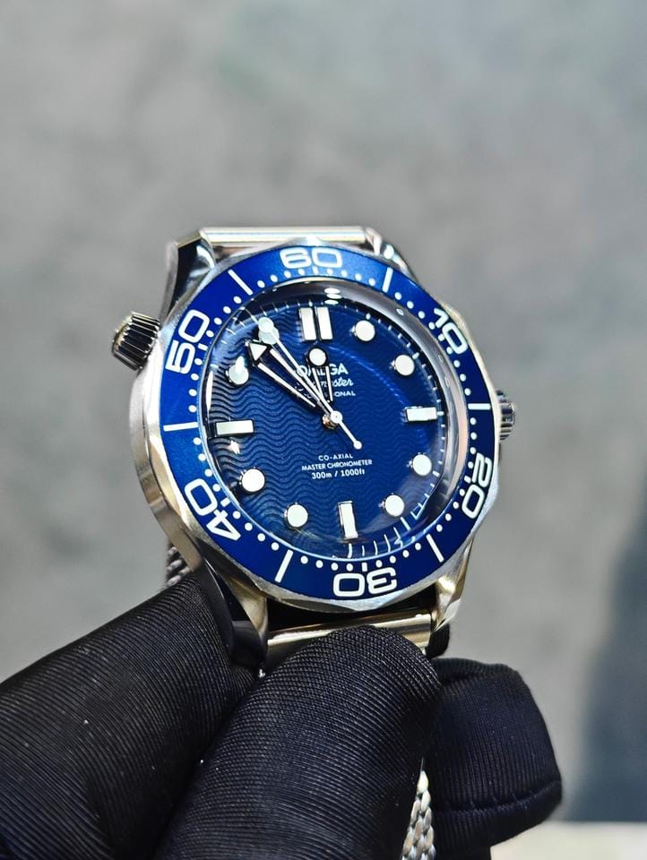 Omega Seamaster Diver 300 Mbasel one Seamaster Diver 300 M James Bond 007 60th Anniversary milan strap 5 years international warranty