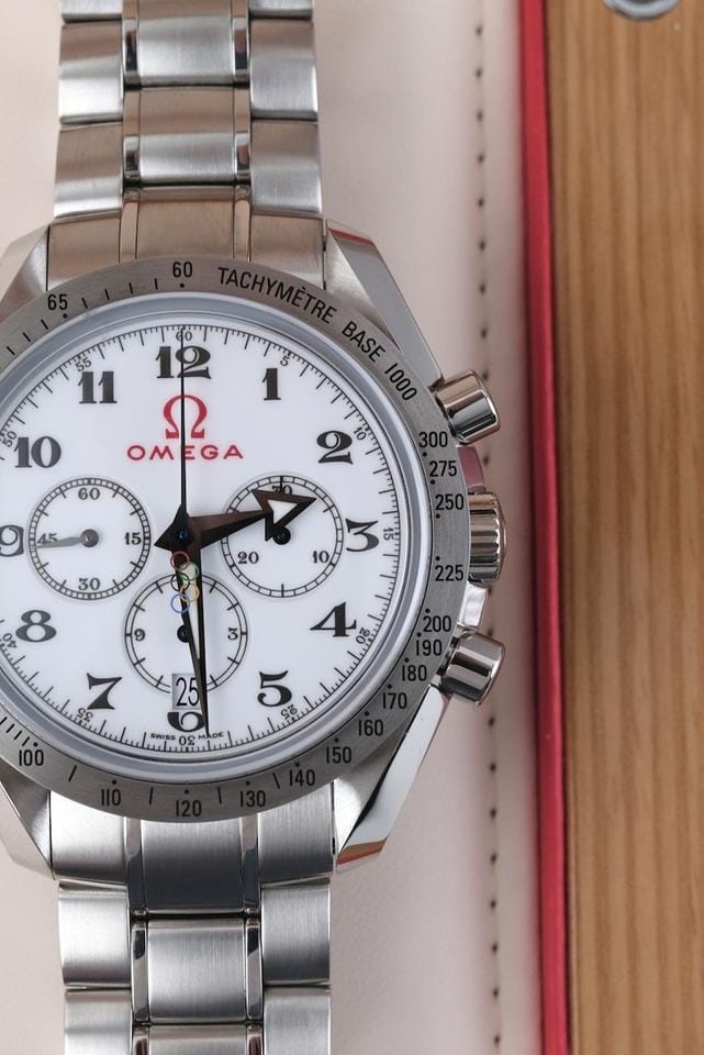 Omega Speedmaster Broad Arrow Olympic 32110425004001 Original Papiere + Box 99% NEW 2022