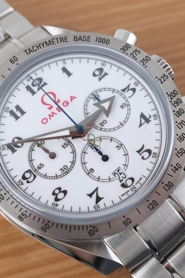 Omega Speedmaster Broad Arrow Olympic 32110425004001 Original Papiere + Box 99% NEW 2022