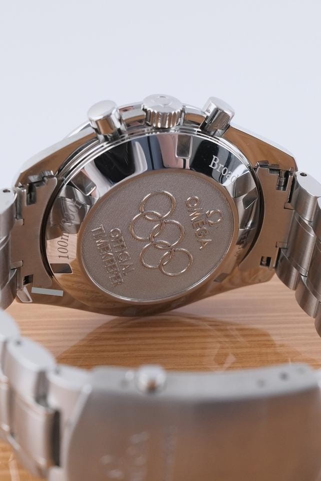 Omega Speedmaster Broad Arrow Olympic 32110425004001 Original Papiere + Box 99% NEW 2022