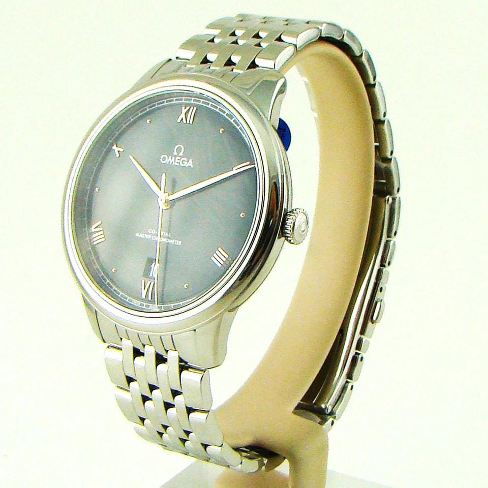 Omega De Ville Prestige Black Dial 40mm New. Complete set. Omega Warranty.