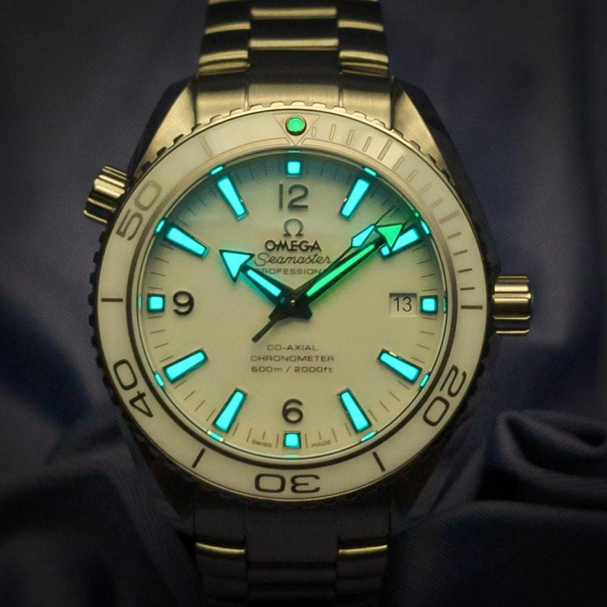 Omega Seamaster Planet Ocean White Dial & Bezel 232.30.42.21.04.001 B&P Excellent