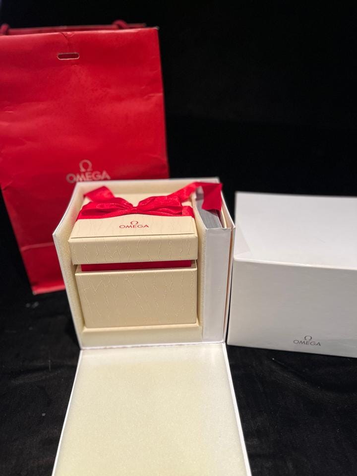 Omega Constellation Quartz Full Set/Unworn: Mother-of-Pearl Dial w Diamond Hour Marker