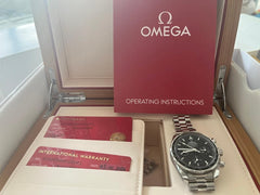 Omega Speedmaster Chronometer Chronograph Automatic Barely worn great condition with box and papers