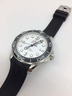 Omega Seamaster Diver 300 M42 mm otomatik saat 210.32.42.20.04.001