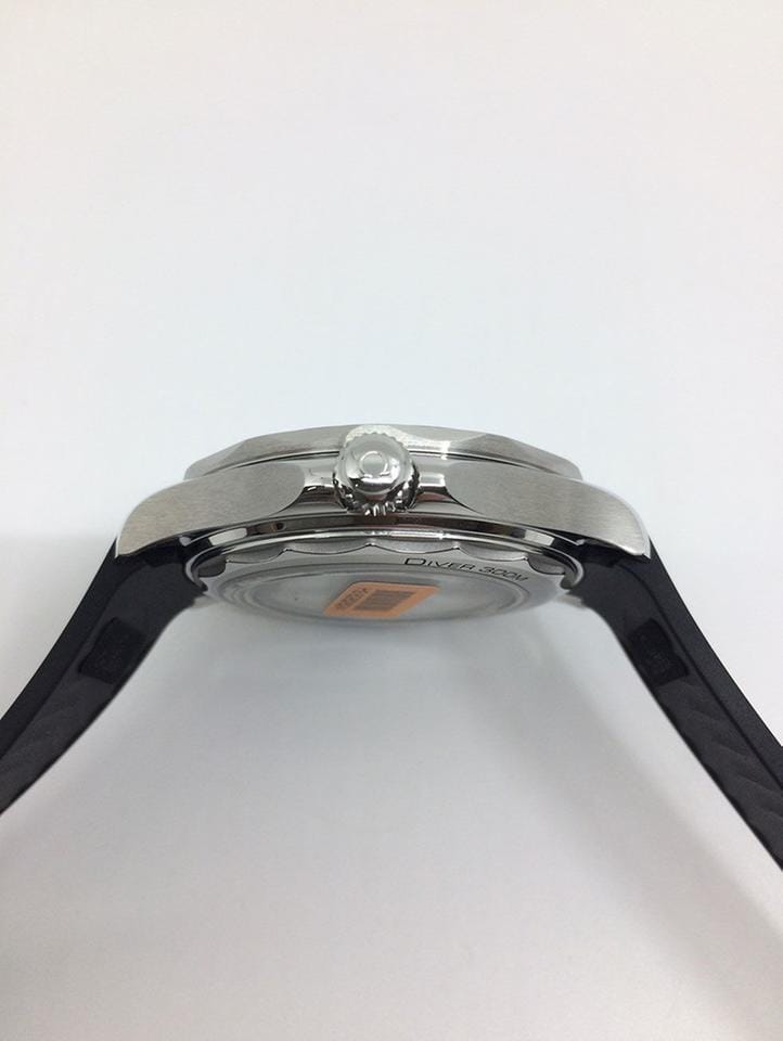 Omega Seamaster Diver 300 M42 mm otomatik saat 210.32.42.20.04.001