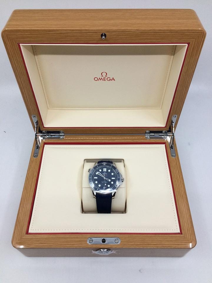 Omega Seamaster Diver 300 M42 mm otomatik saat 210.32.42.20.03.001