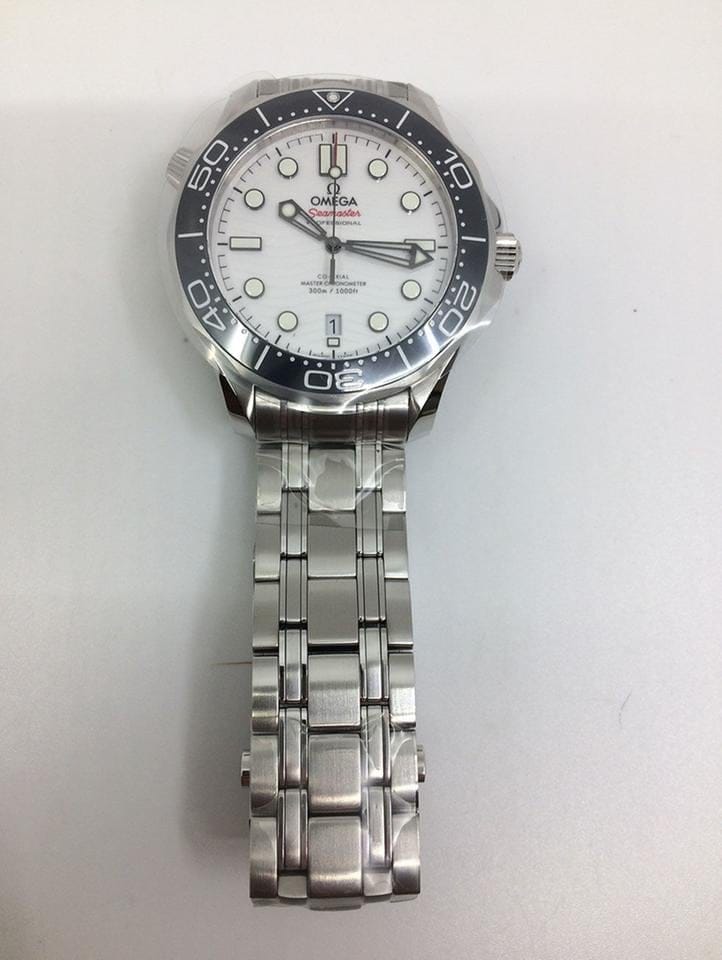 Omega Seamaster Diver 300 M42 mm otomatik saat 210.30.42.20.04.001