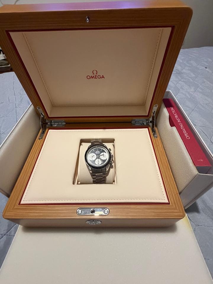 Omega Speedmaster Racing2025 - NOVO - 40mm Garantia internacional até dez2029