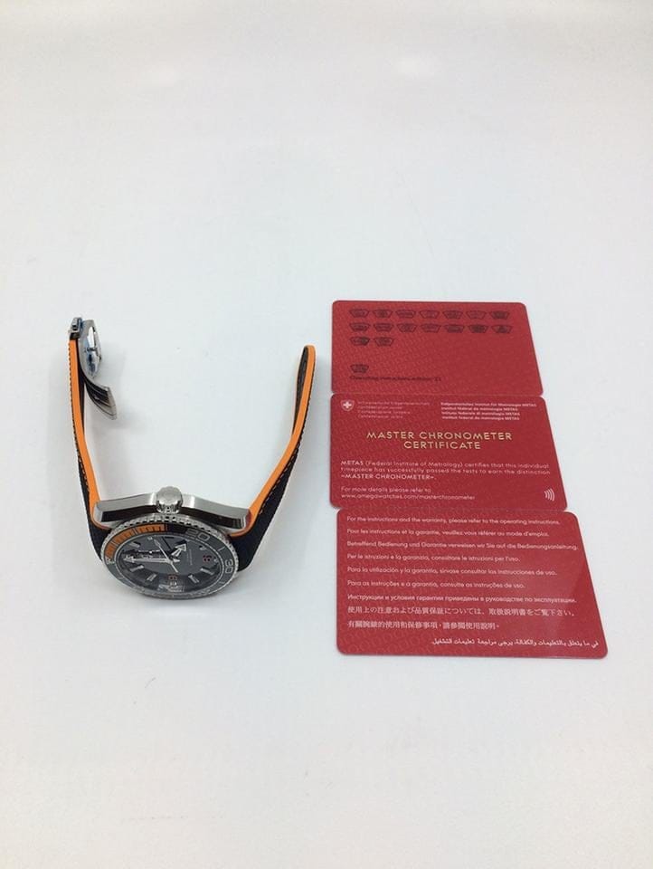 Omega Seamaster Planet Ocean600m 43.5 mm otomatik saat 215.32.44.21.01.001