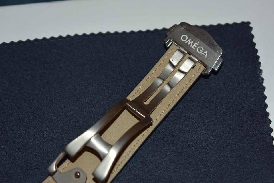 Omega Speedmaster Moonwatch Chronograph Omega Speedmaster Two-Counter Titanium Blue Ceramic