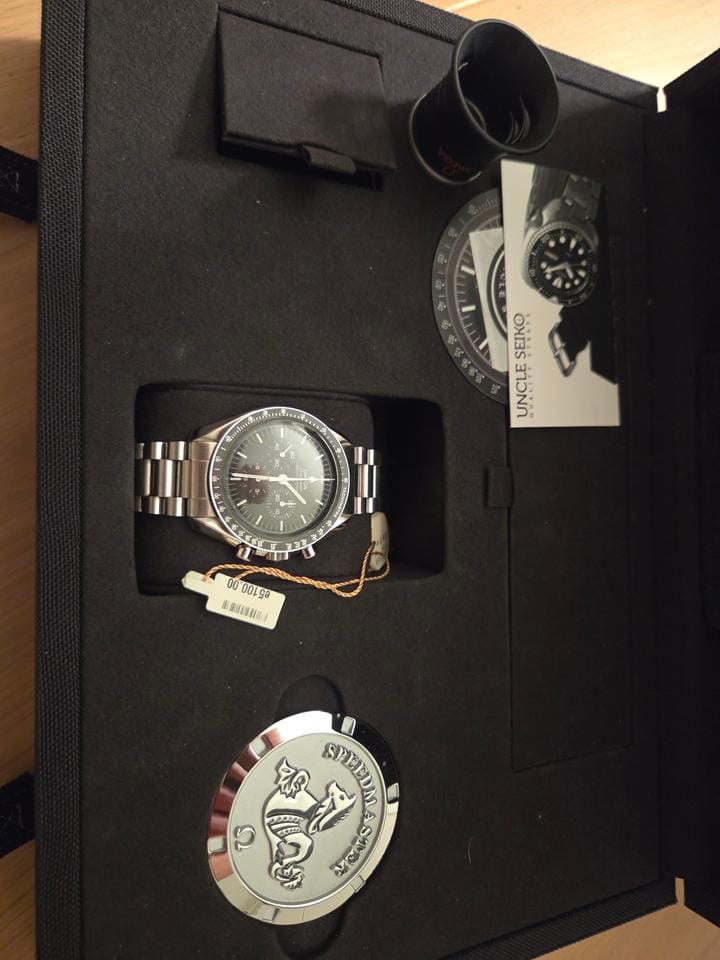 Omega Speedmaster Professional Moonwatchfull set extra bands unworn original bracelet