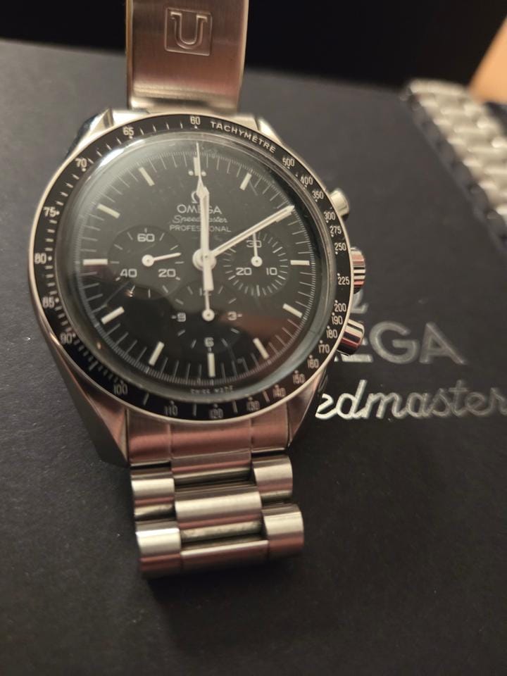 Omega Speedmaster Professional Moonwatchfull set extra bands unworn original bracelet