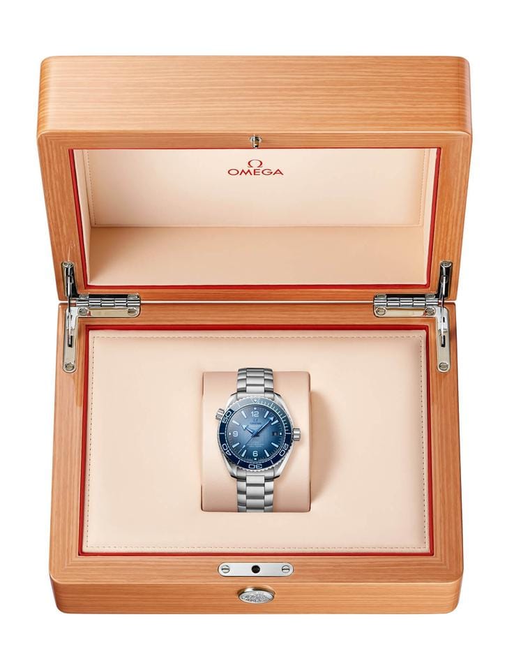 Omega Seamaster Planet Ocean600m 39.5 mm otomatik saat 215.30.40.20.03.002