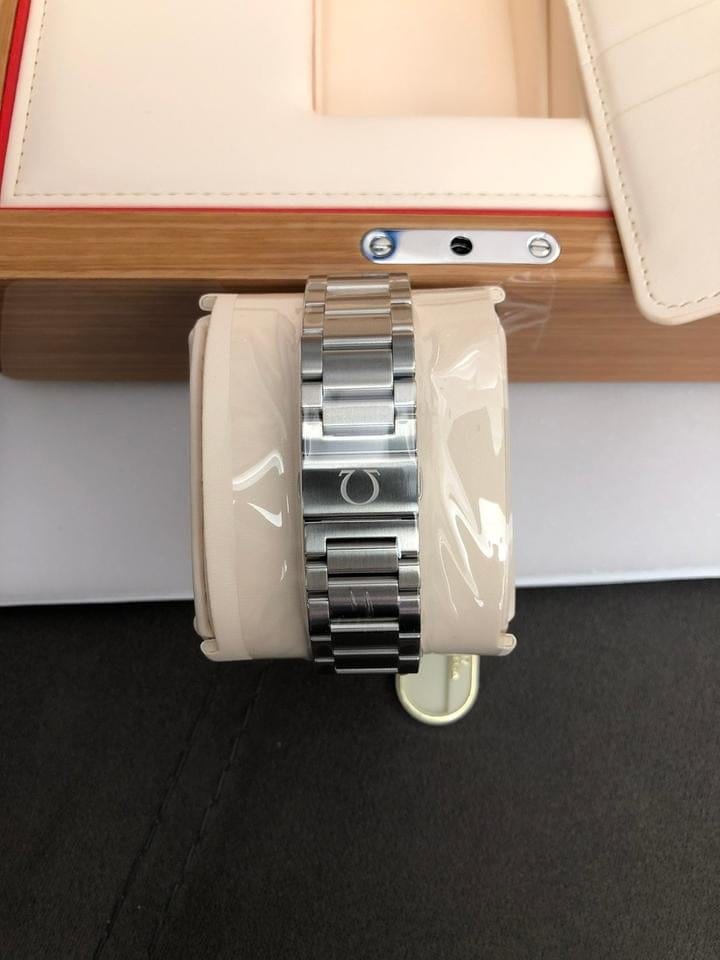 Omega Seamaster Aqua Terra Unworn – Full Set 2022 – White Dial