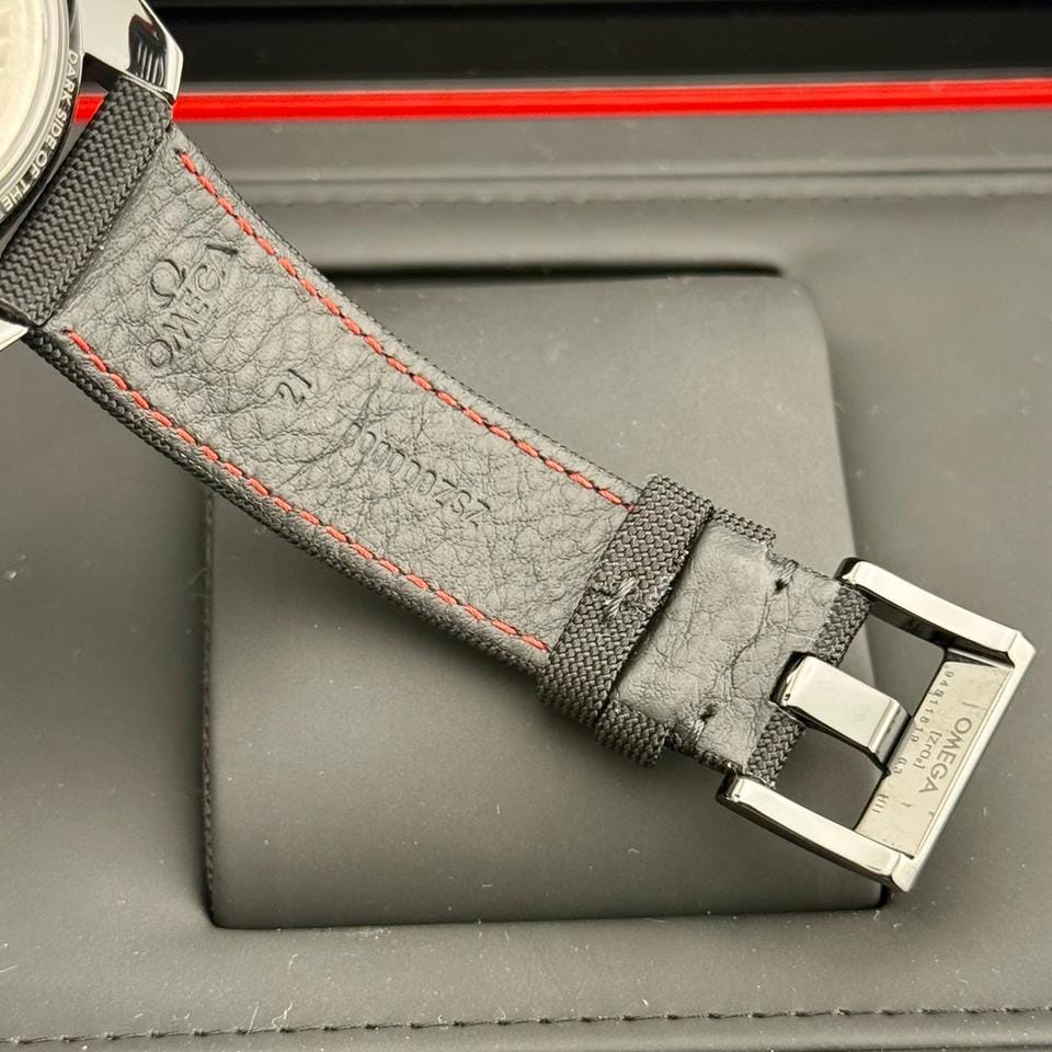Omega Speedmaster Dark Side Of The Moon Full-Set 10/2023 | Unworn | Ungetragen | Keramik | Top