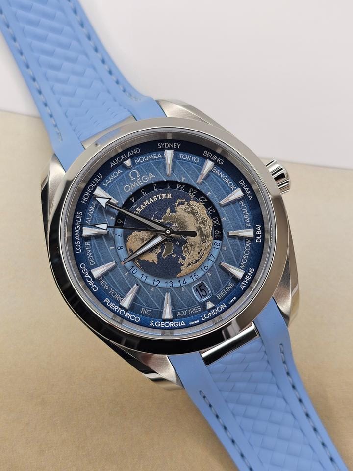 Omega Seamaster Aqua Terra Worldtimer150m Co-axial Master Chronometer GMT 43mm in Stainless Steel Summer Blue Full set