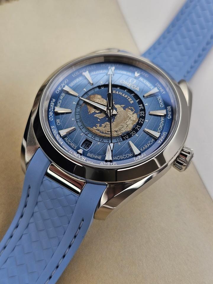 Omega Seamaster Aqua Terra Worldtimer150m Co-axial Master Chronometer GMT 43mm in Stainless Steel Summer Blue Full set