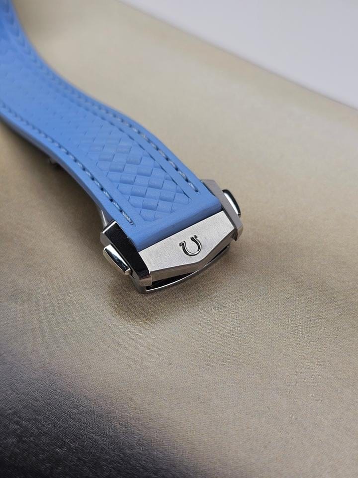 Omega Seamaster Aqua Terra Worldtimer150m Co-axial Master Chronometer GMT 43mm in Stainless Steel Summer Blue Full set