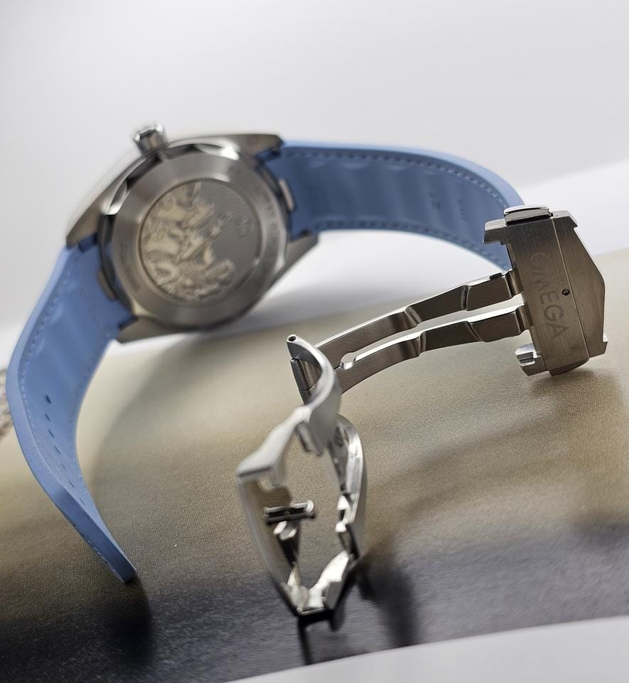 Omega Seamaster Aqua Terra Worldtimer150m Co-axial Master Chronometer GMT 43mm in Stainless Steel Summer Blue Full set