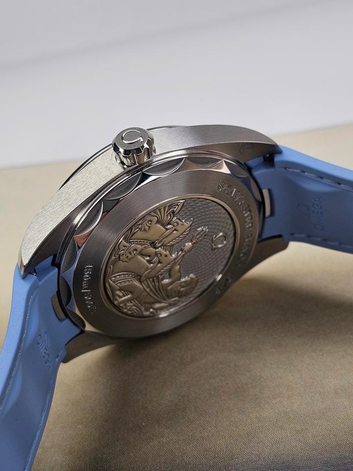 Omega Seamaster Aqua Terra Worldtimer150m Co-axial Master Chronometer GMT 43mm in Stainless Steel Summer Blue Full set
