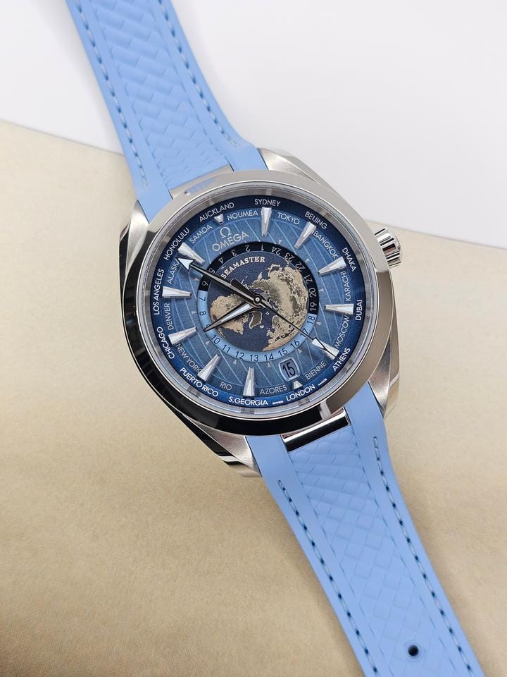 Omega Seamaster Aqua Terra Worldtimer150m Co-axial Master Chronometer GMT 43mm in Stainless Steel Summer Blue Full set