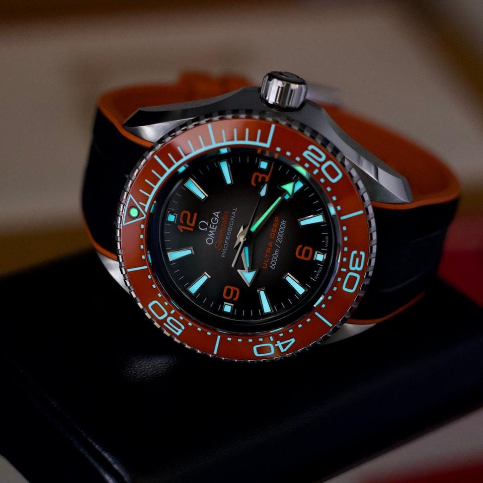 Omega Seamaster Ultra Deep 6000 M45.5mm O-MEGASTEEL Grey Dial 215.32.46.21.06.001 Stunning condition full set with full factory warranty!