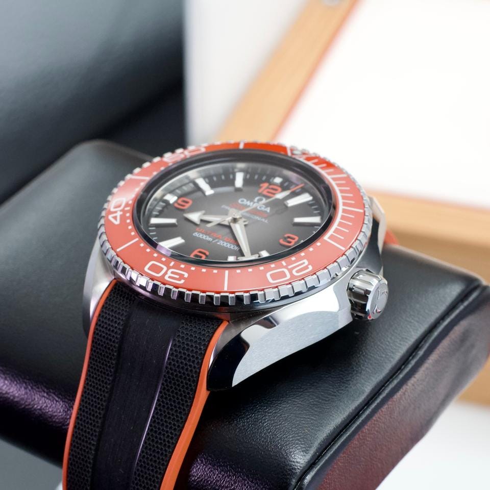 Omega Seamaster Ultra Deep 6000 M45.5mm O-MEGASTEEL Grey Dial 215.32.46.21.06.001 Stunning condition full set with full factory warranty!