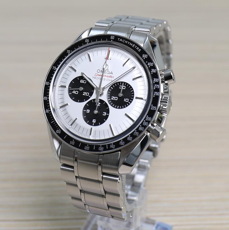 Omega Speedmaster2020 Tokyo - Panda Dial - 42mm - Limited Edition Unworn - Full Set