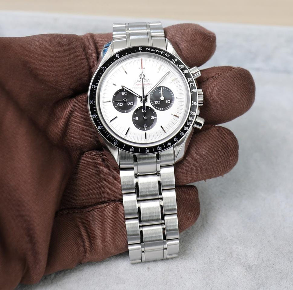Omega Speedmaster2020 Tokyo - Panda Dial - 42mm - Limited Edition Unworn - Full Set