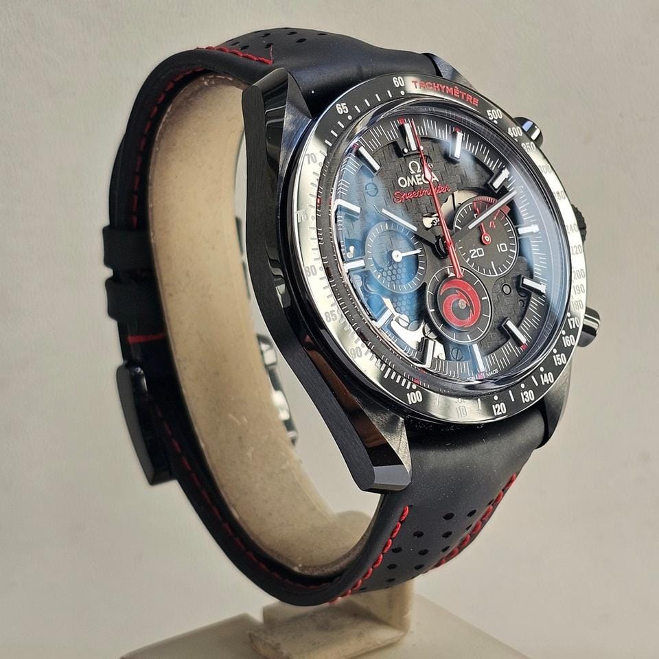 Omega Speedmaster Dark Side Of The Moon 'Alinghi' - Box & Papers 2022 - 44 MM - Like New
