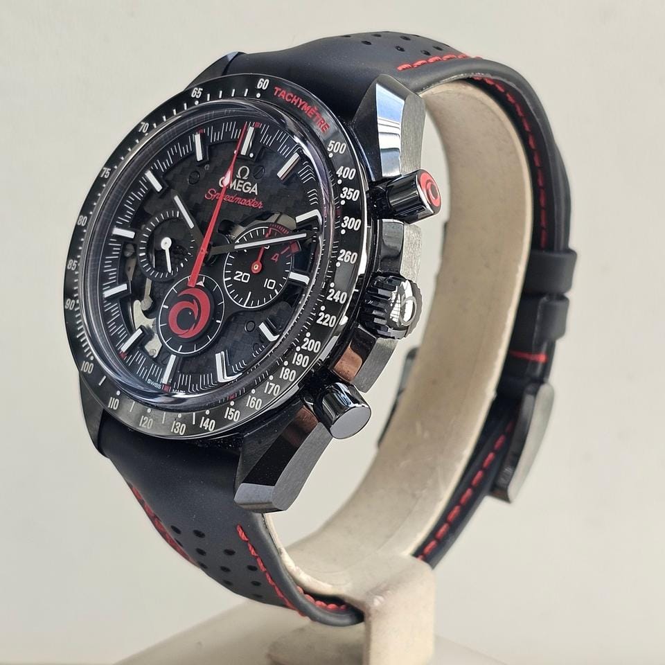 Omega Speedmaster Dark Side Of The Moon 'Alinghi' - Box & Papers 2022 - 44 MM - Like New