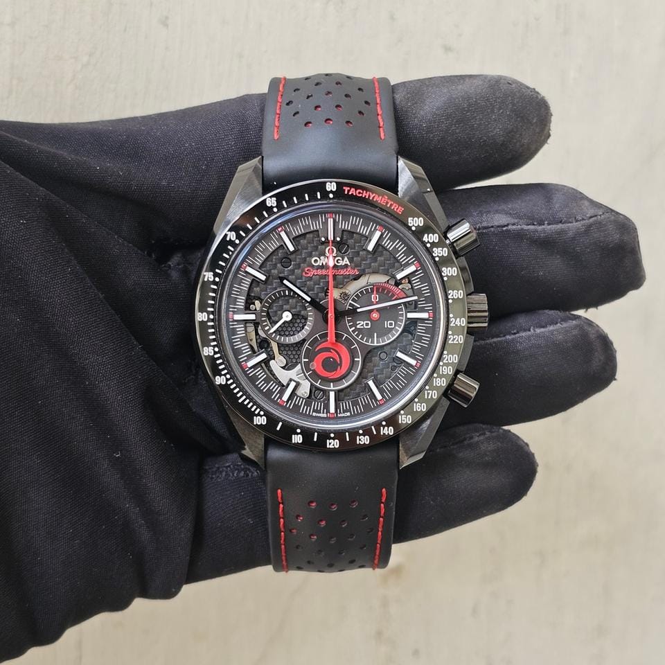 Omega Speedmaster Dark Side Of The Moon 'Alinghi' - Box & Papers 2022 - 44 MM - Like New