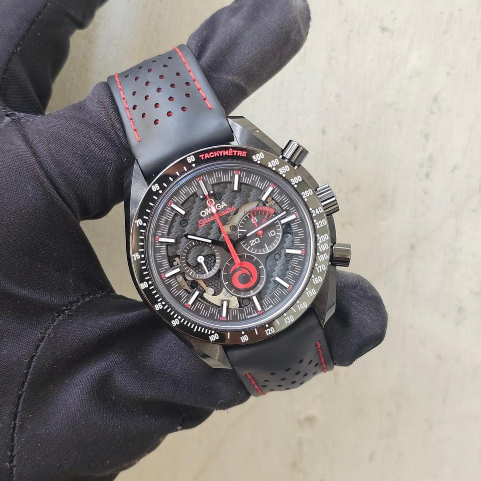 Omega Speedmaster Dark Side Of The Moon 'Alinghi' - Box & Papers 2022 - 44 MM - Like New