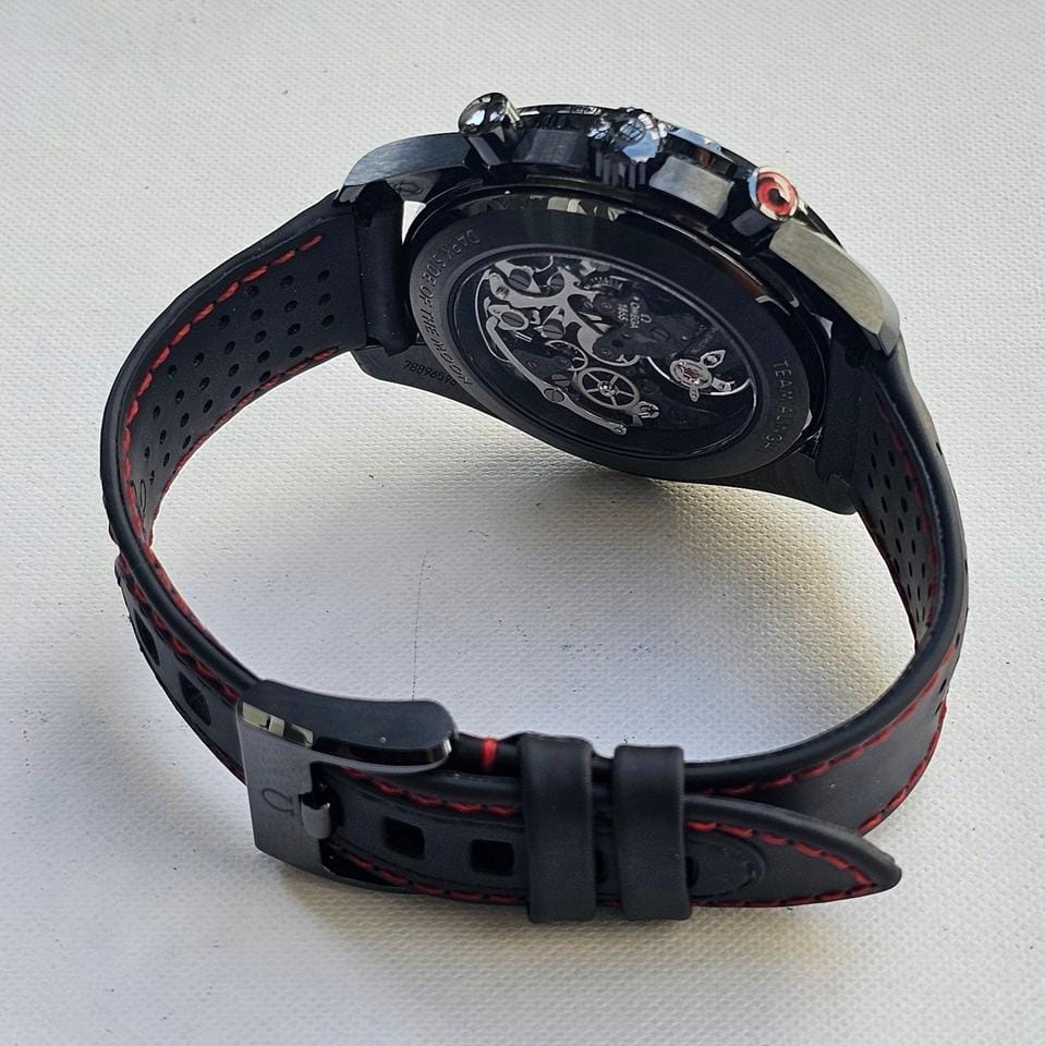 Omega Speedmaster Dark Side Of The Moon 'Alinghi' - Box & Papers 2022 - 44 MM - Like New