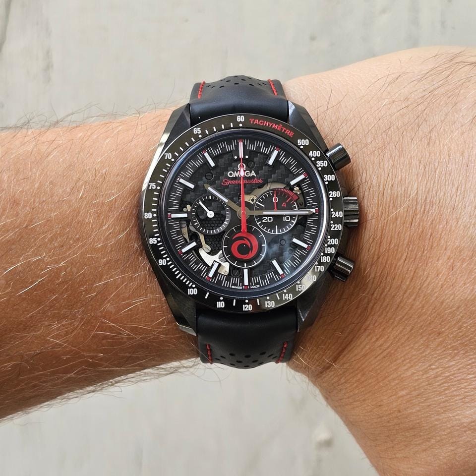 Omega Speedmaster Dark Side Of The Moon 'Alinghi' - Box & Papers 2022 - 44 MM - Like New