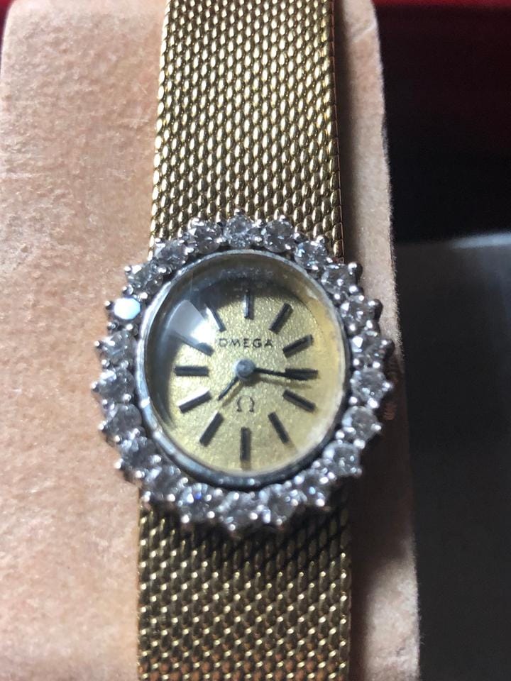 Omega De Ville18 k gold diamonds de ville Gold and diamonds. Full Set . Mint condition