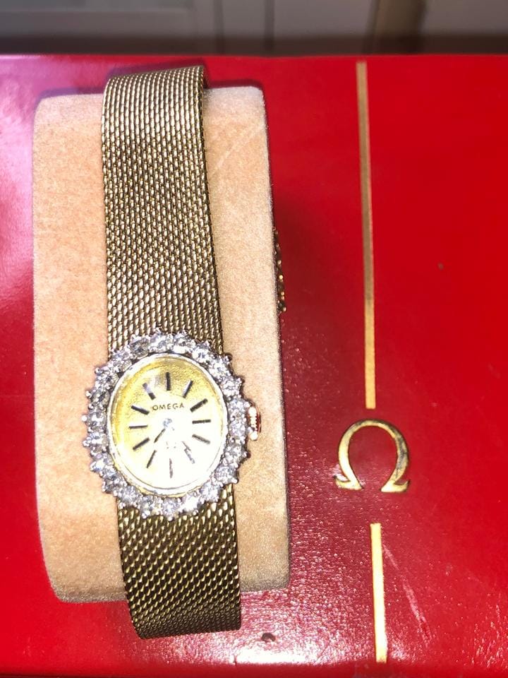 Omega De Ville18 k gold diamonds de ville Gold and diamonds. Full Set . Mint condition