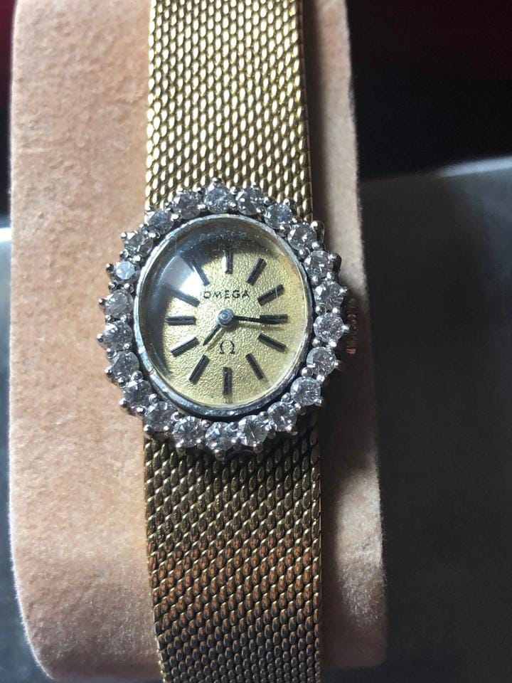 Omega De Ville18 k gold diamonds de ville Gold and diamonds. Full Set . Mint condition