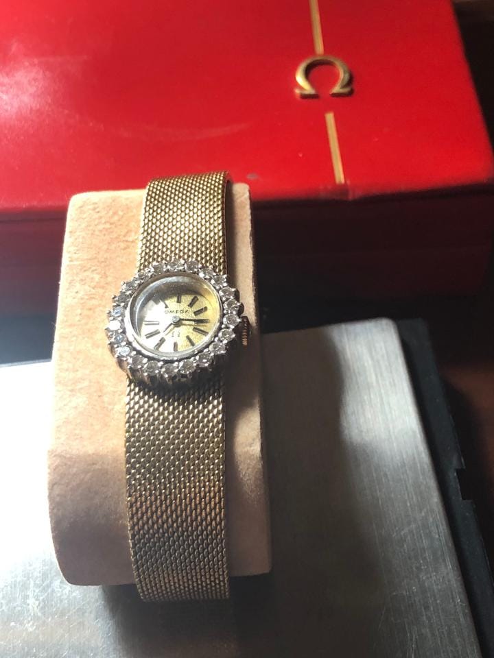 Omega De Ville18 k gold diamonds de ville Gold and diamonds. Full Set . Mint condition