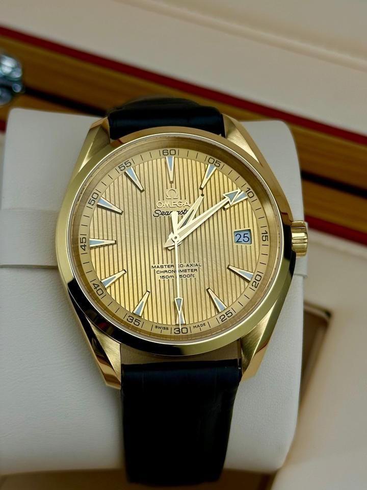 Omega Seamaster Aqua Terra Master Co-axial NOS Full GOLD 18 K + Buckle 18 K Full Set NOS
