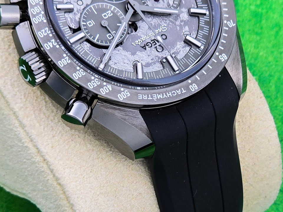 Omega Speedmaster Dark Side Of The Moon 44mm on Rubber Strap - New Movement 2025 release Ref 310.92.44.50.06.002 - Like New 01/2025 (?)