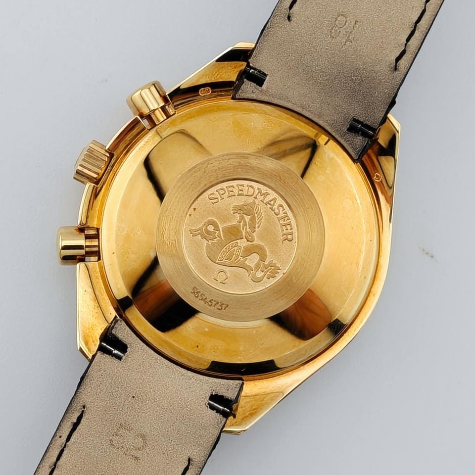 Omega Speedmaster Date3613.53.00 quadrante nero / cassa oro 18 Kt / cinturino pelle / NOS