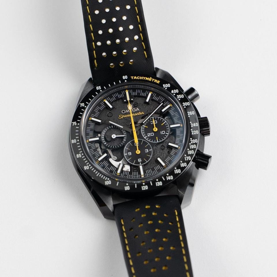 Omega Speedmaster311.92.44.30.01.001 Dark Side of the Moon Apollo 8 Edition Black Ceramic Black Dial (2021)