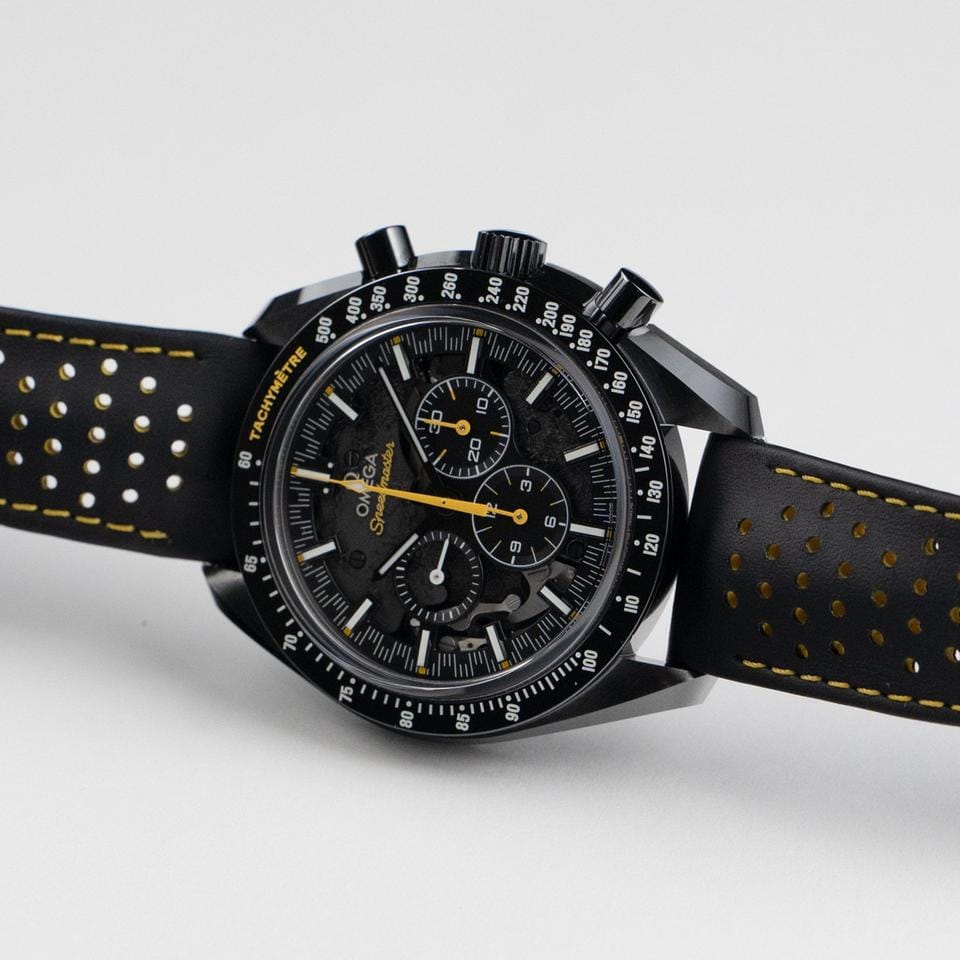 Omega Speedmaster311.92.44.30.01.001 Dark Side of the Moon Apollo 8 Edition Black Ceramic Black Dial (2021)