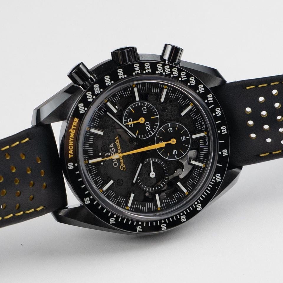 Omega Speedmaster311.92.44.30.01.001 Dark Side of the Moon Apollo 8 Edition Black Ceramic Black Dial (2021)