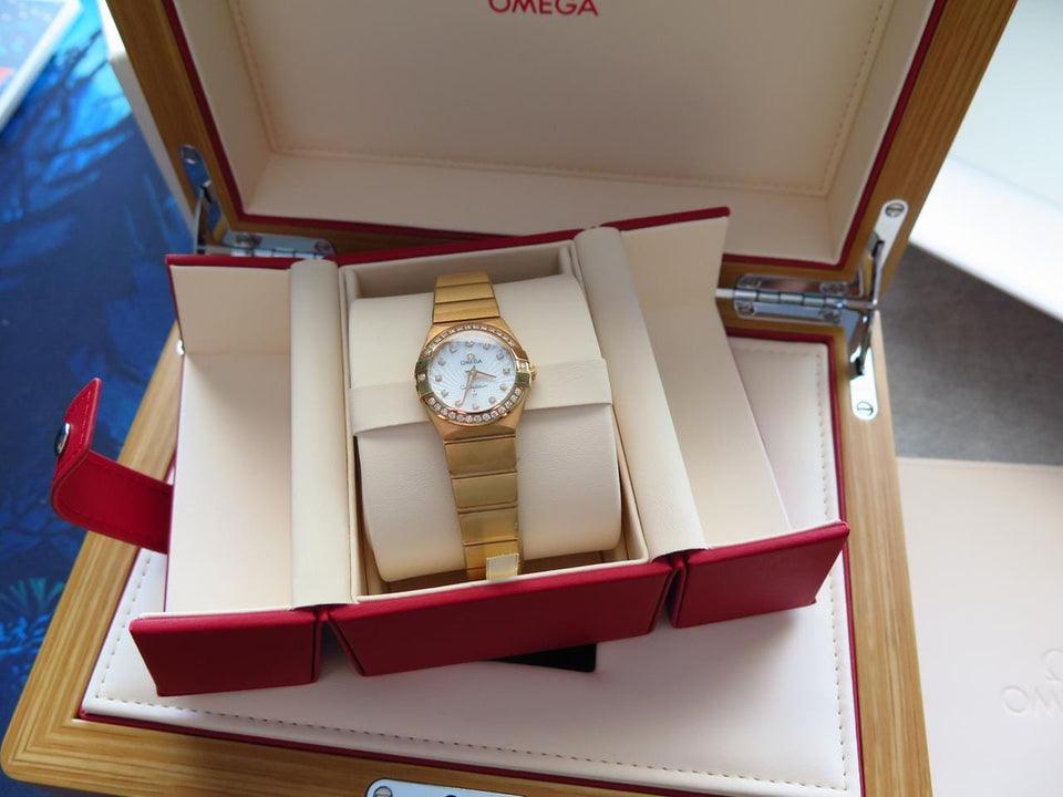 Omega Constellation Quartz Solid 18k Red Gold Factory diamond bezel/markers MOP dial