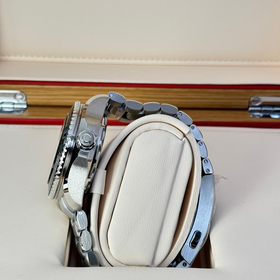Omega Seamaster Ultra Deep 6000 MPlanet Ocean 6000 M 45.50mm - 215.30.46.21.03.001 - Ultra Deep